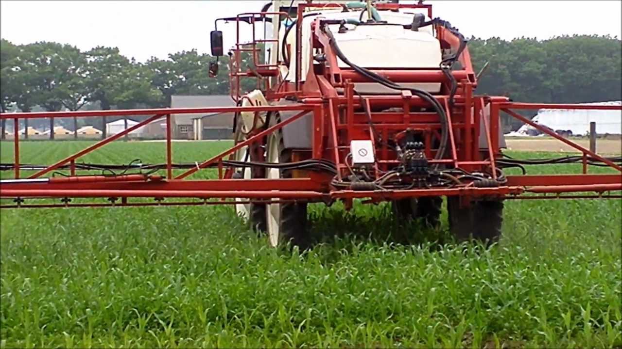 Loonbedrijf Rovers mais spuiten agrifac 2012