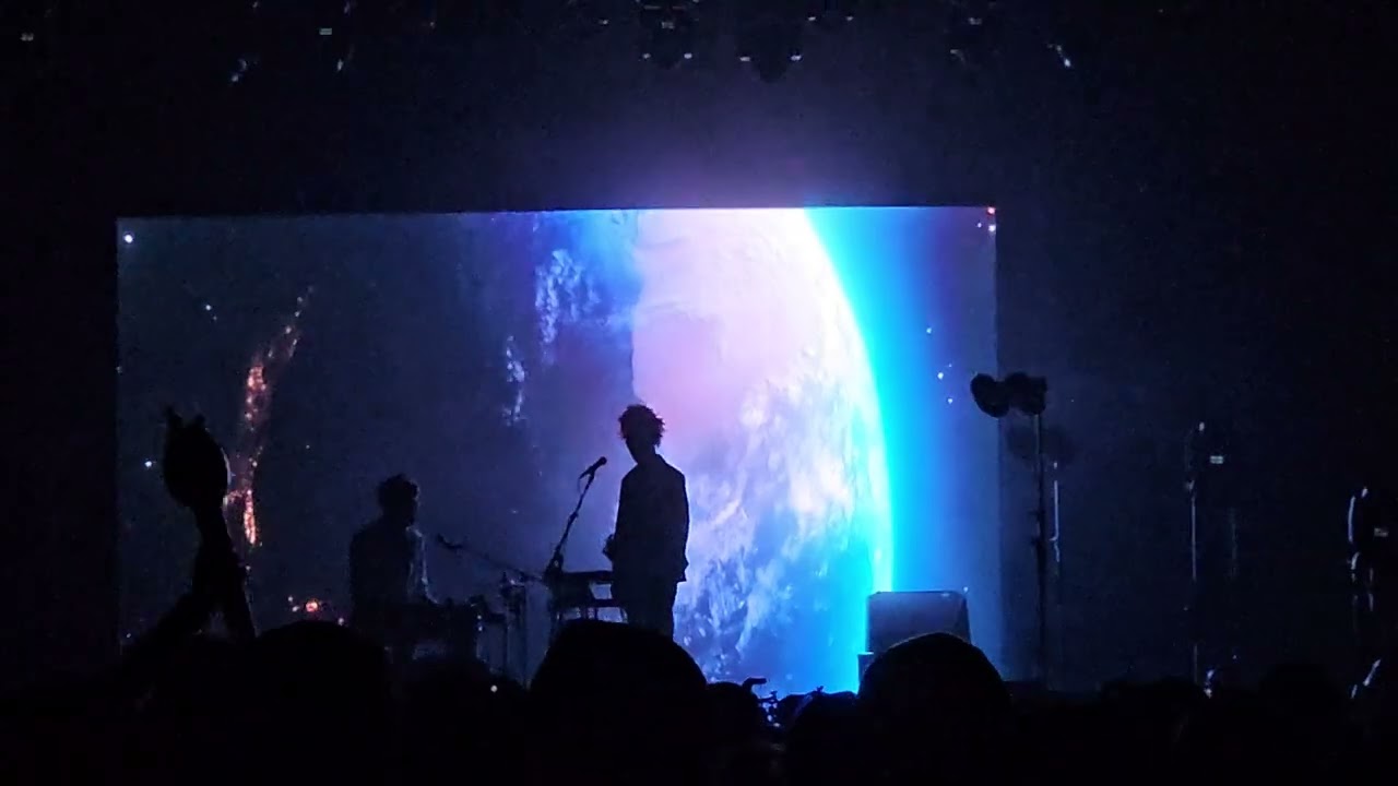 clown core intro at coachella..seizure warning!