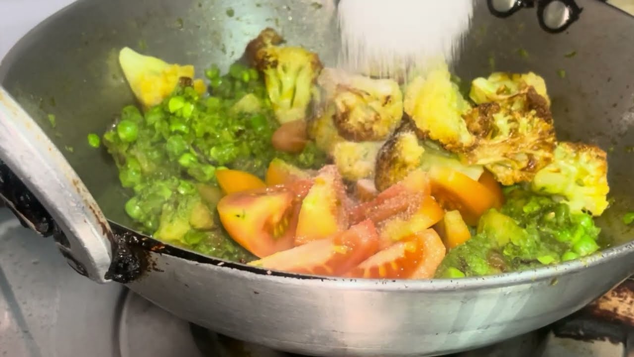 Gaon Style UP Matar Ka Nimona 😋 | winter Special Vairal Recipe | Desi Recipe 