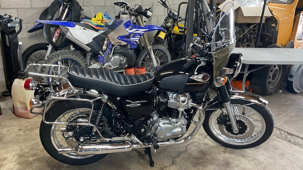 2025 Kawasaki W800 Hepco&Becker rack install 