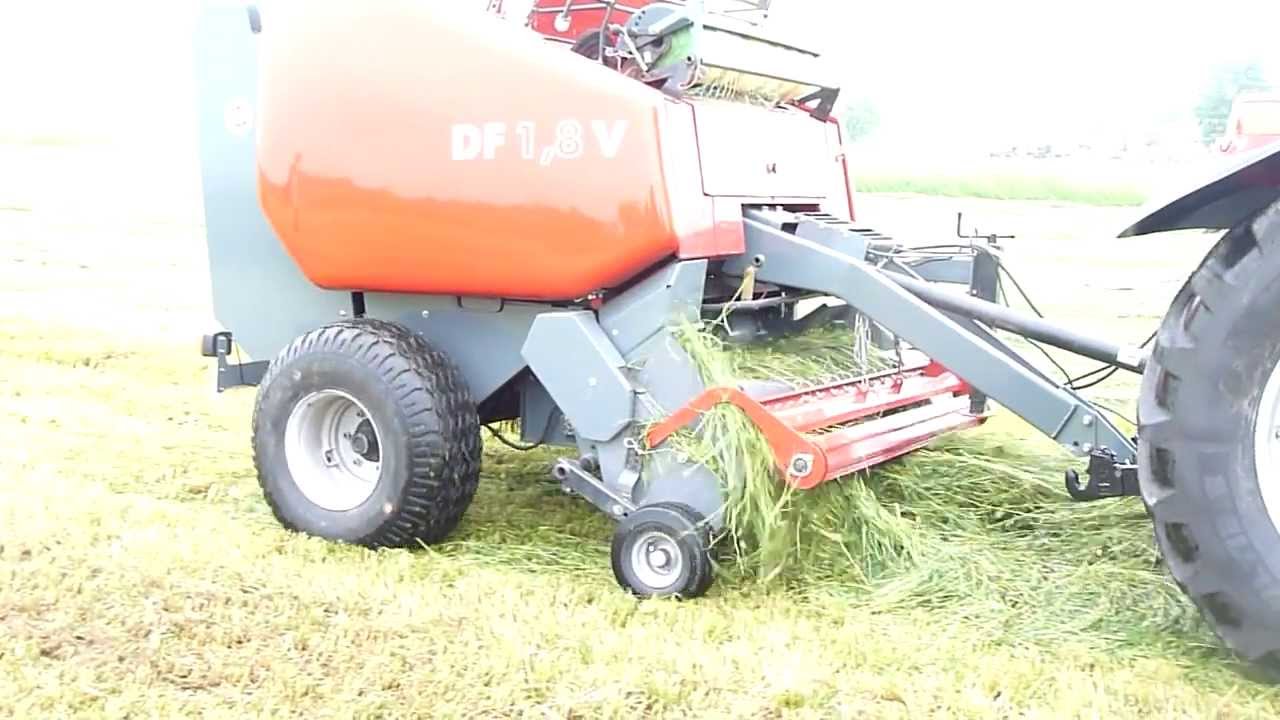 Wygoda, pokazy ZIP AGRO - CASE IH Farmall A95 z prasą UNIA Famarol DF V