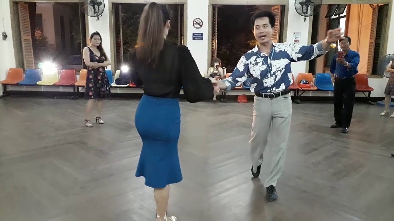 Rumba lớp 2 bài 1+2- Thầy Hồng Ngọc vs cô Diễm Hằng-Khiêu vũ giao tiếp-Cung VHLĐ HCM