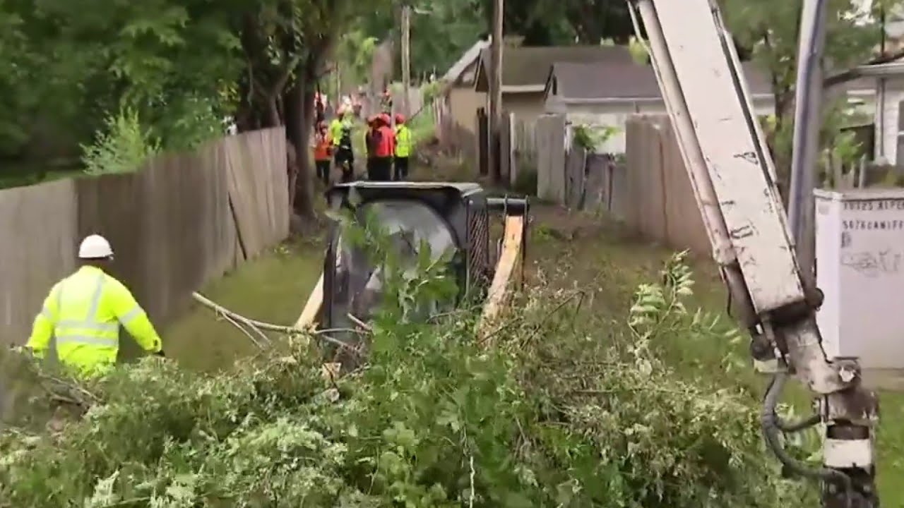 Big clean up along the Detroit Hamtramck border underway