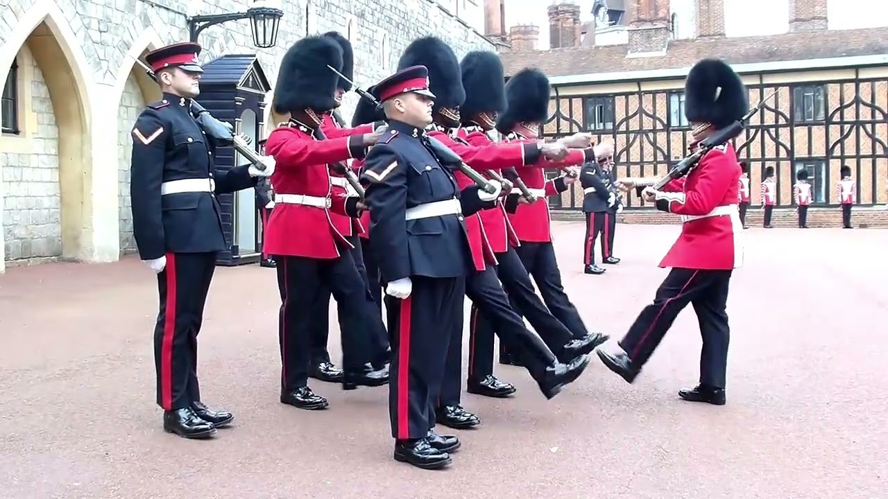 Complete Windsor Castle Guard Change
