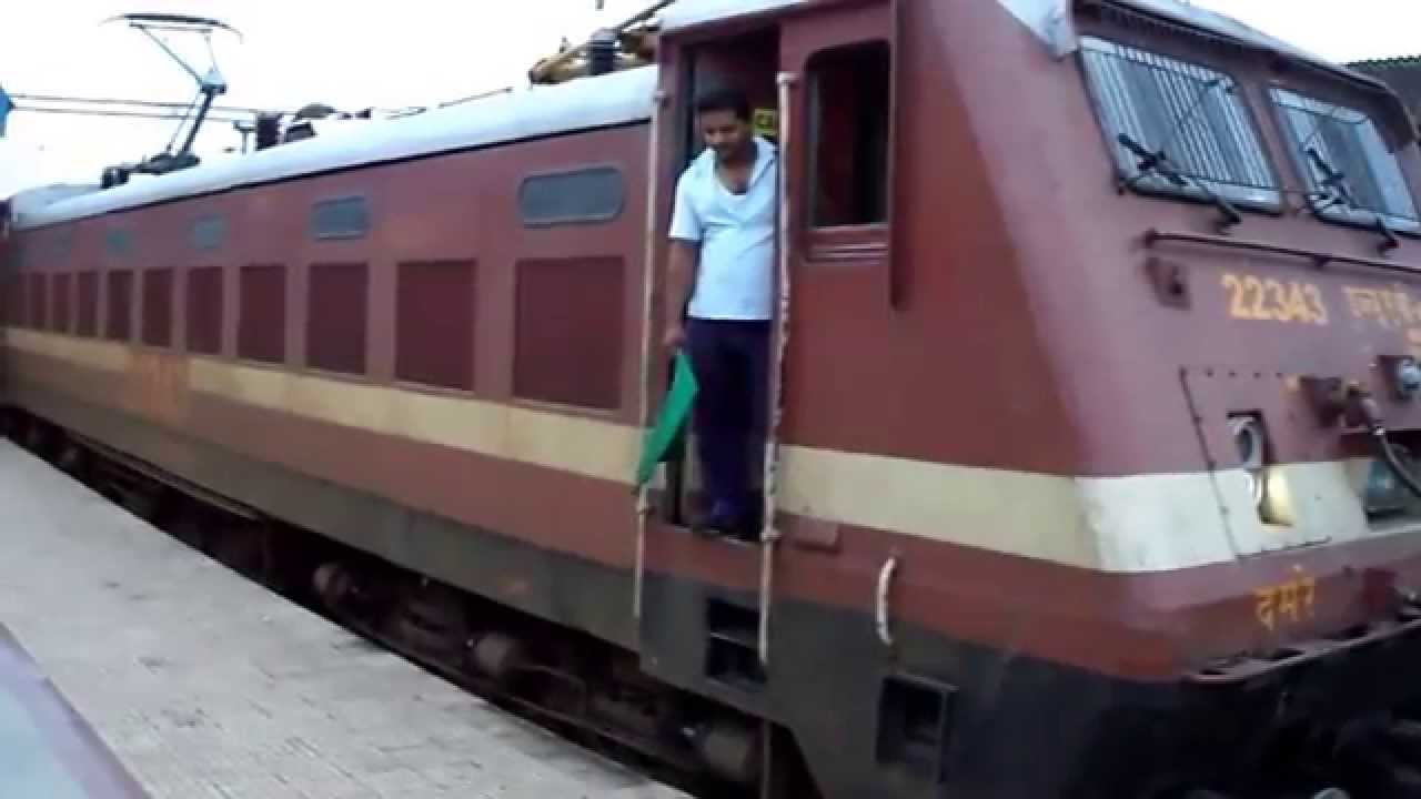 18463 Bhubaneswar Bengaluru Prashanti Express embarks on its journey towards Bengaluru