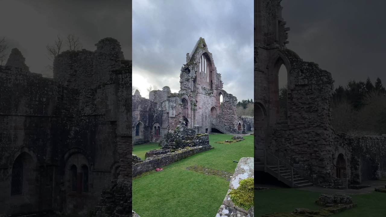 ⛪️🏴󠁧󠁢󠁳󠁣󠁴󠁿 Dryburgh Abbey built 1150 in the #scottishborders  #scotland