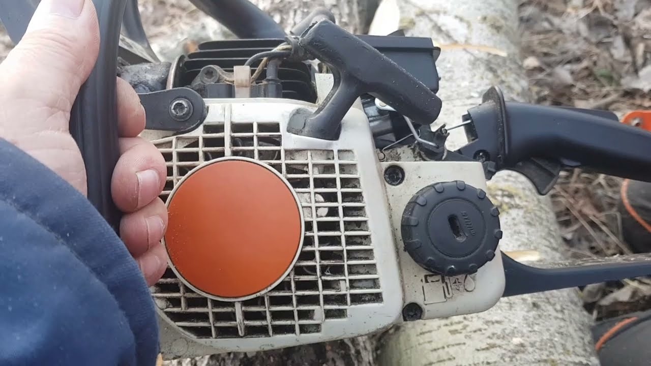 Piła  Stihl MS180 - mała pilarka dla amatora. Piła do mniej wymagających zastosowań.