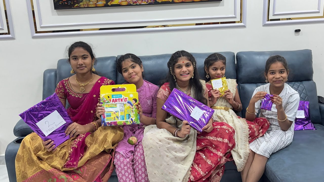 సంక్రాంతి GIFTS UNBOXING || ఎవరెవరికి ఏమేమి gifts వచ్చాయో చుడండి || funny video || janavi videos