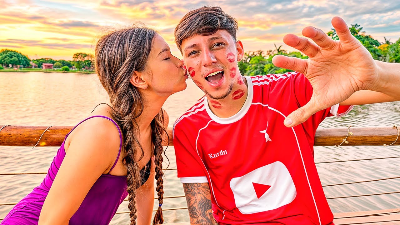 A Patricinha Me Chamou Para um Encontro e Tentou Me Beijar!!