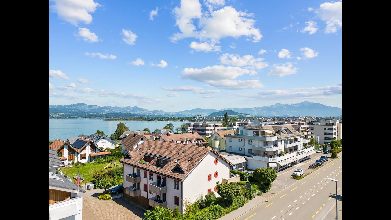 Traumhafte 3½ Zi-Dachwohnung in der steuergünstigen Gemeinde Altendorf SZ.
