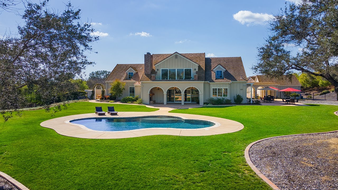 $2,192,000 Luxury Mansion Tour in the HILLS OF SAN DIEGO!!! (Panoramic Mountain Views & ELEVATOR)