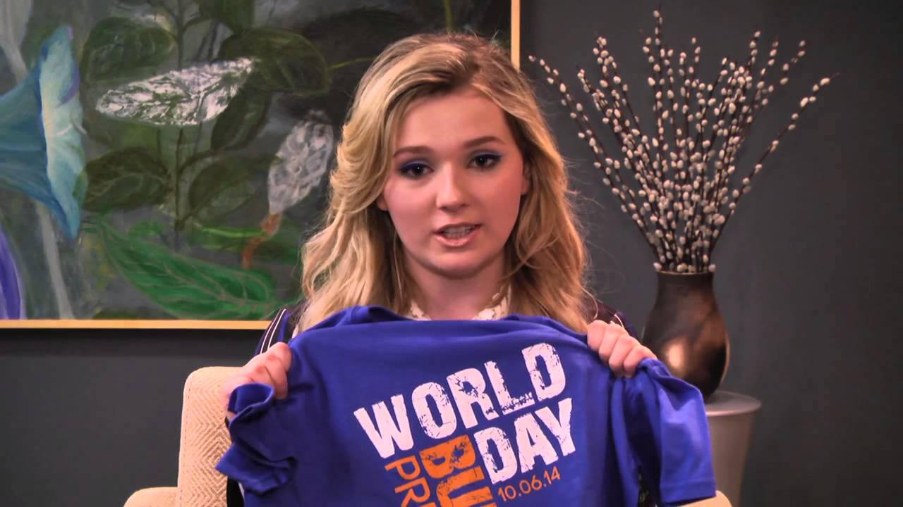 Abigail Breslin - Blue Shirt Day&reg; World Day of Bullying Prevention 2014