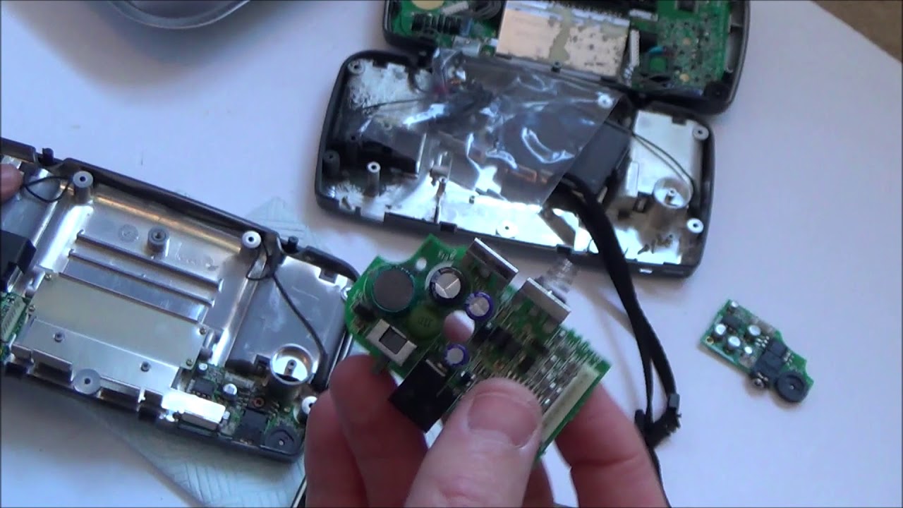 Trying to FIX 2 Faulty SEGA Game Gears - PART 1