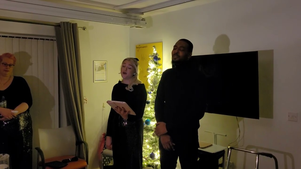 Southend Vox Choir and Fair Havens Healthcare Assistant David grant Maggie's Christmas wish
