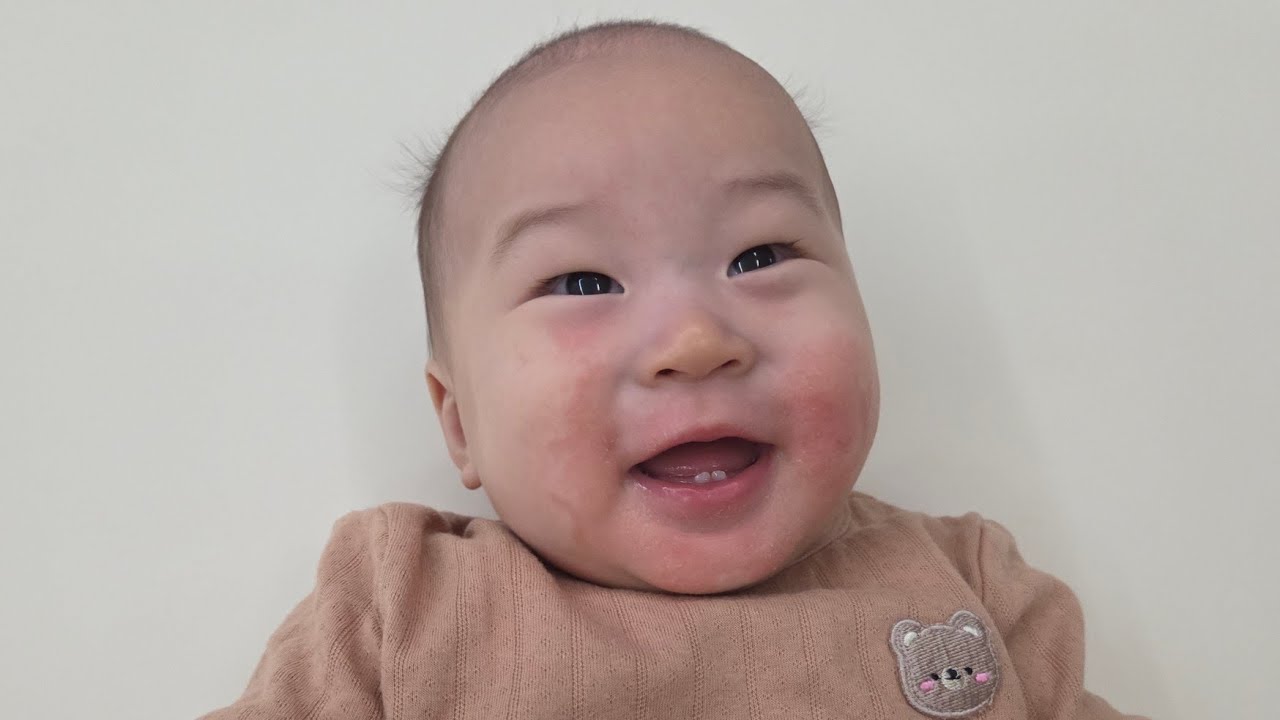 [성장일기] (Day 211-217) 소파 잡고 섰어요😳 먹고 싶은 게 많아요🤤