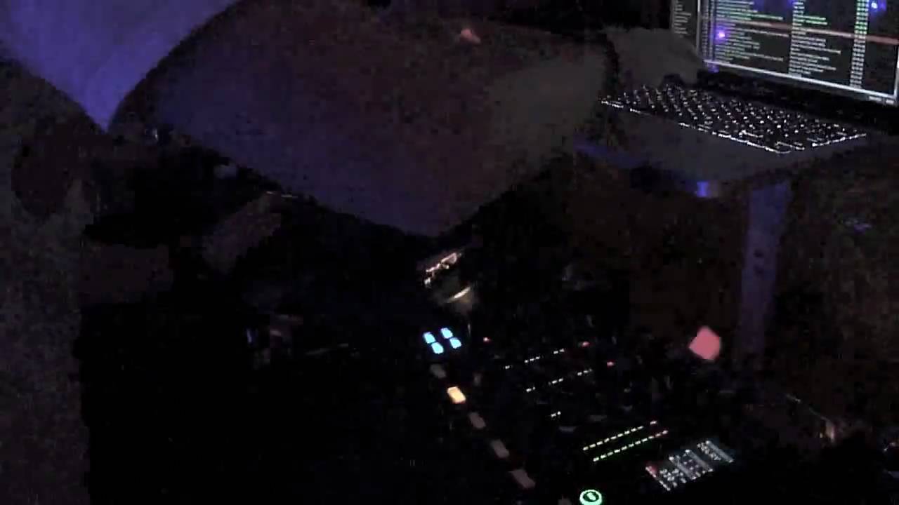 DJ DEVILLE ROCKIN' IT IN TAIPEI AT SPARK 101