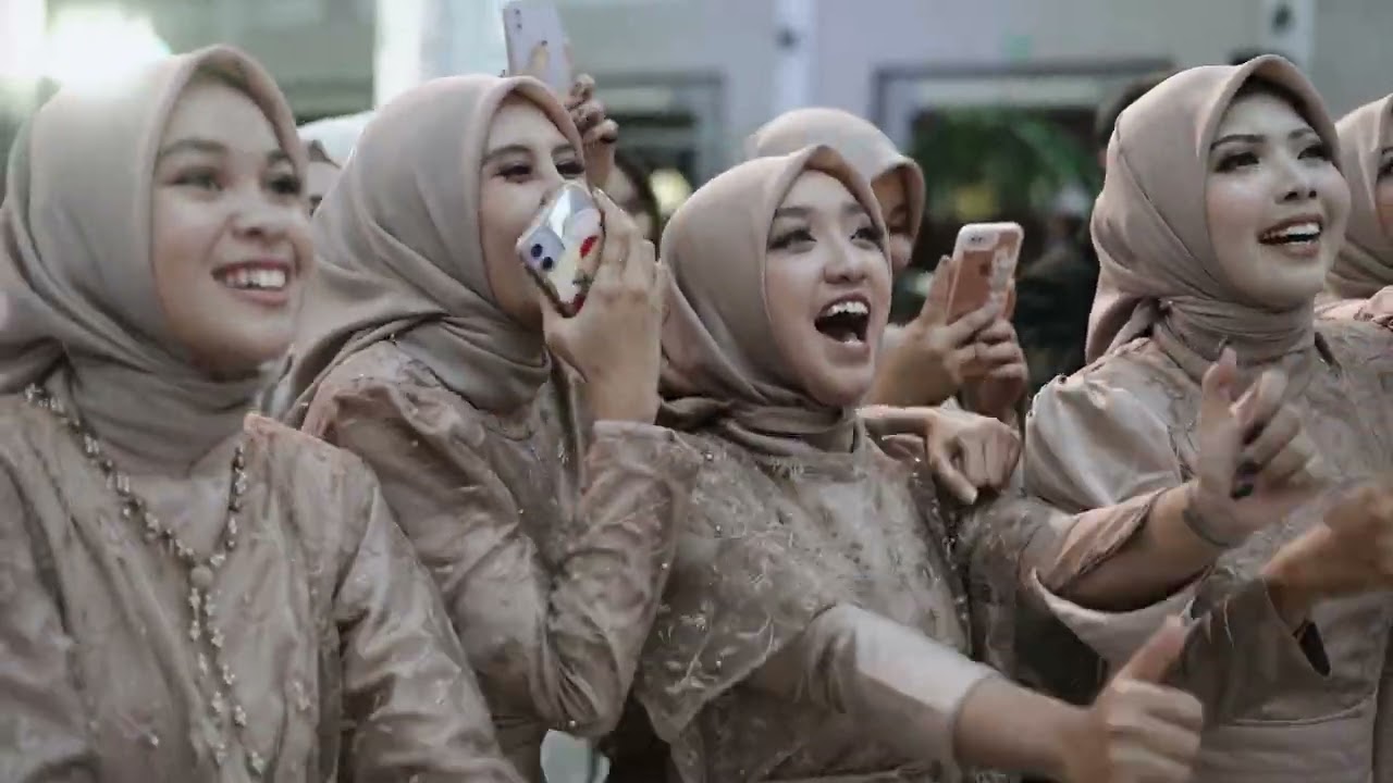 19  WEDDING KISS, Lempar Bunga & Closing FlashMob