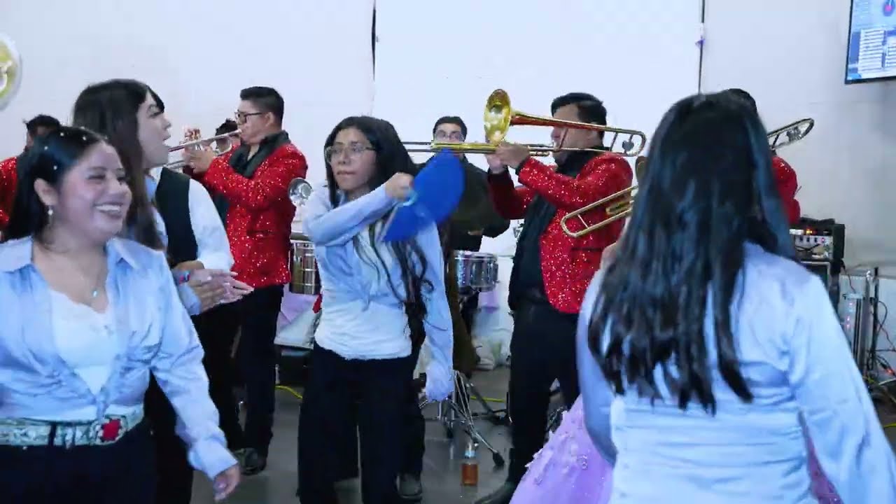 Banda La Mafiosa En Oxnard CA. Con Los De San Vicente Coatlan