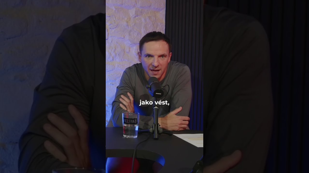 Jak&yacute;m koučem byl Wayne Gretzky? 😲 Nejen to v&aacute;m pov&iacute; v premi&eacute;rov&eacute;m BAGU NHL Radim Vrbata. 🏒