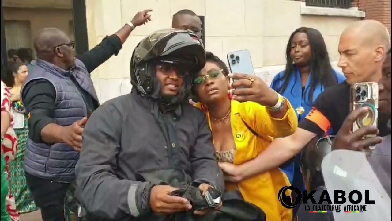Insolite : Samuel Eto'o démarre en moto et file à Munich !