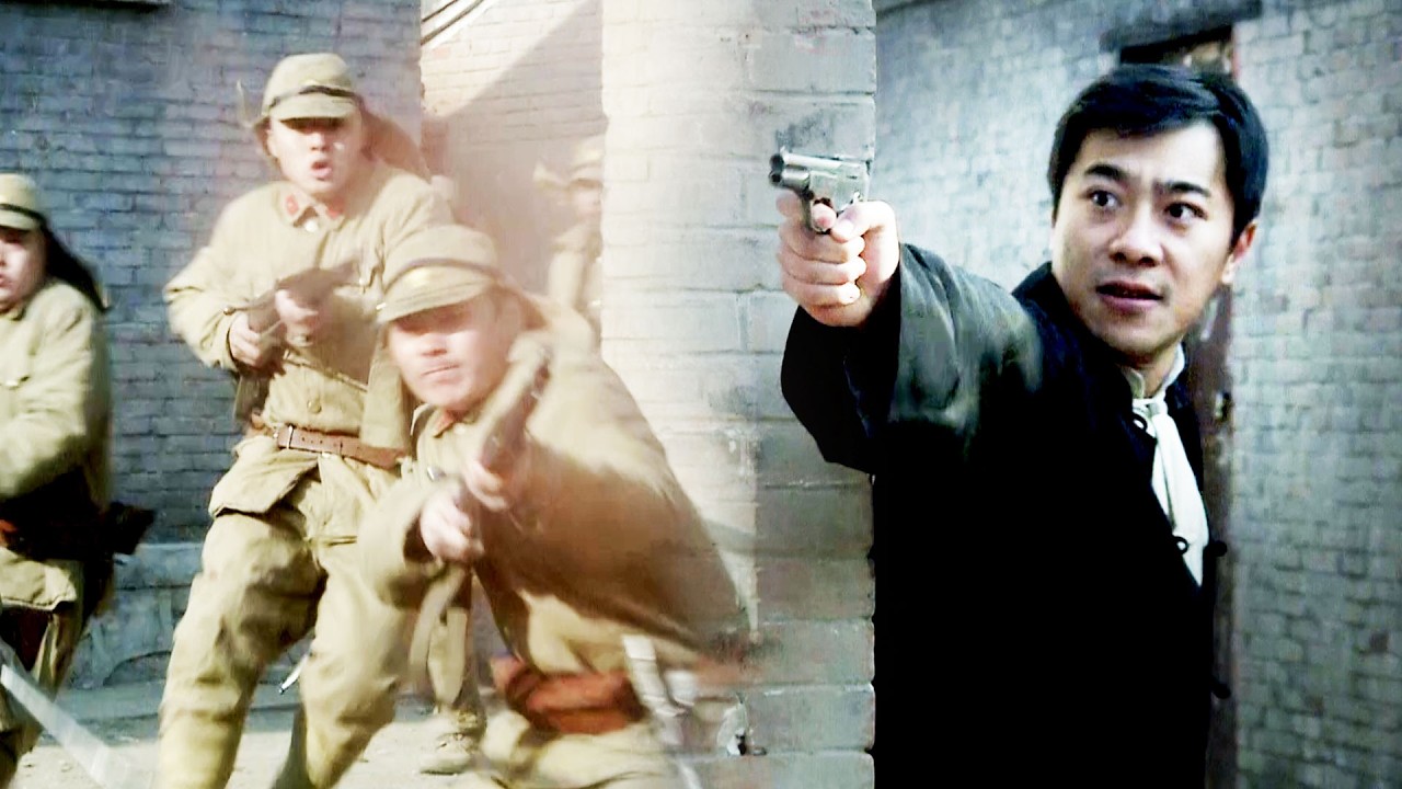 遊擊隊的行動被日本特務識破，眾人人趁亂放槍，引起混亂！⚔️ 抗日 Kung Fu #抗日 #電影 #功夫