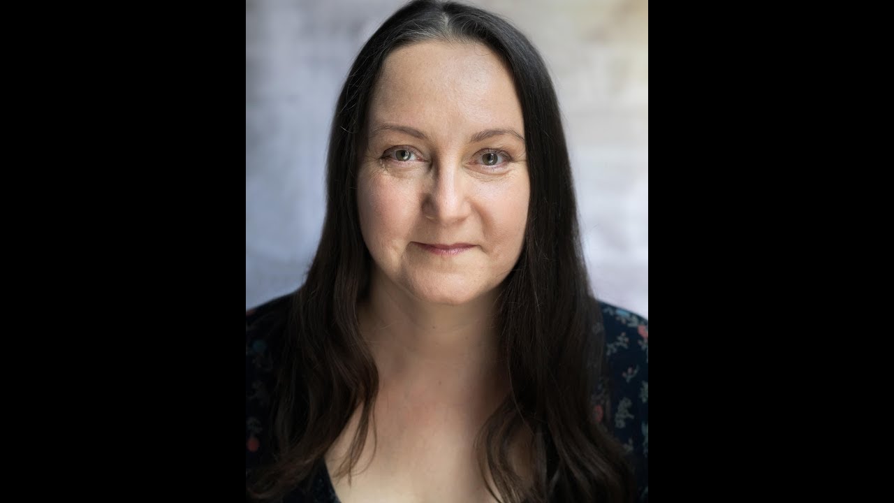 Carolyn Saint P&eacute; French Voice Overs Show Reel 2019