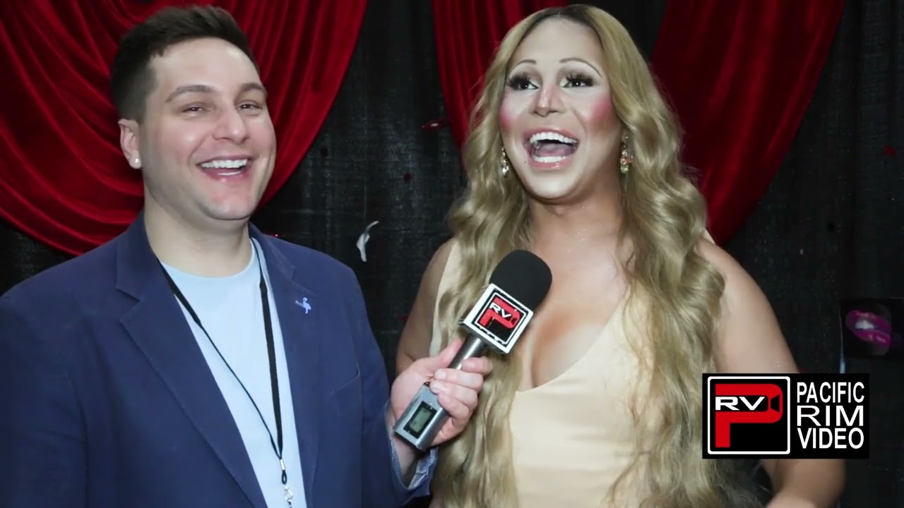 Viñas Deluxe Surprised to have so many fans at RuPaul's DragCon