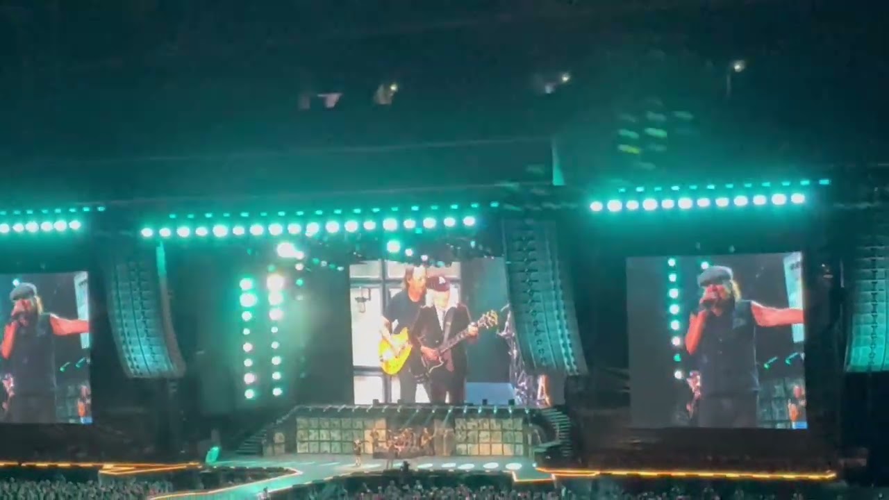 ACDC PowerUp Tour Suncorp Stadium Brisbane Concert Thursday 18th December 2025 