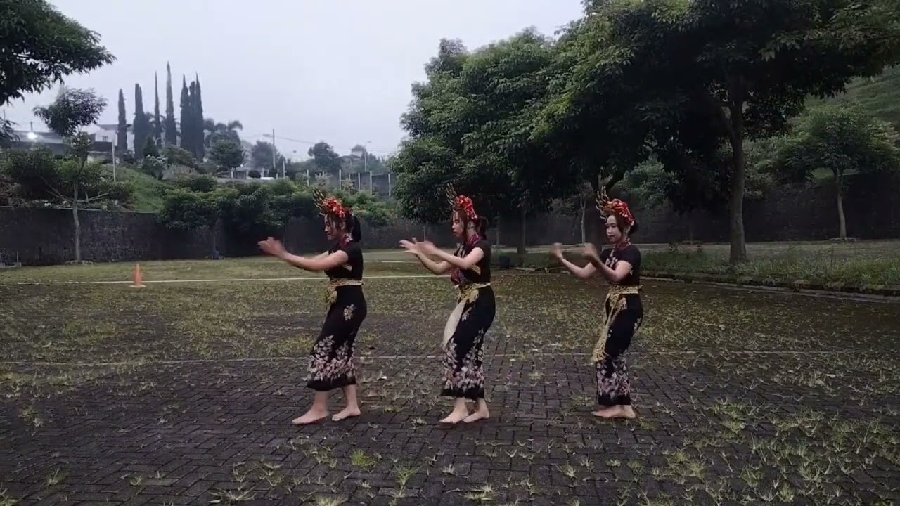 Tari Yappong ( Tugas Bahasa Jawa )