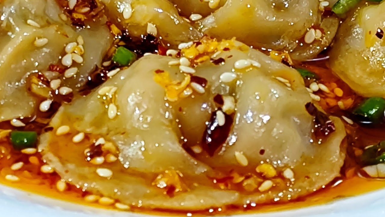 CHICKEN MOMO with DIPPING SAUCE, CHILI  GARLIC OIL!একসাথে তিনটি রেসিপি।Tapa's Kitchen!!