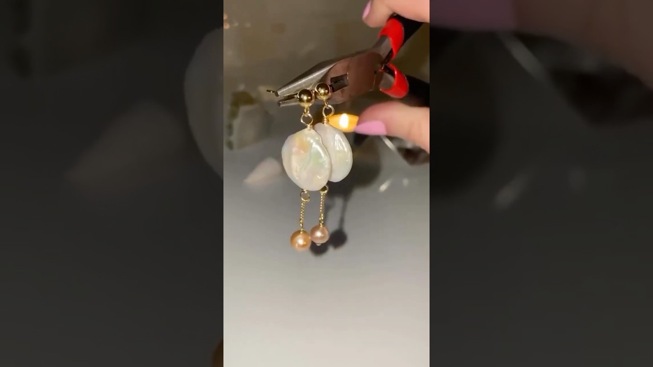 Learn how to make elegant freshwater pearl drop earrings! ✨ 