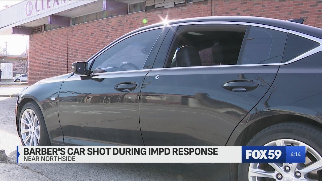 Парикмахер из Индианаполиса требует от полиции выплатить компенсацию после того, как его автомоби...