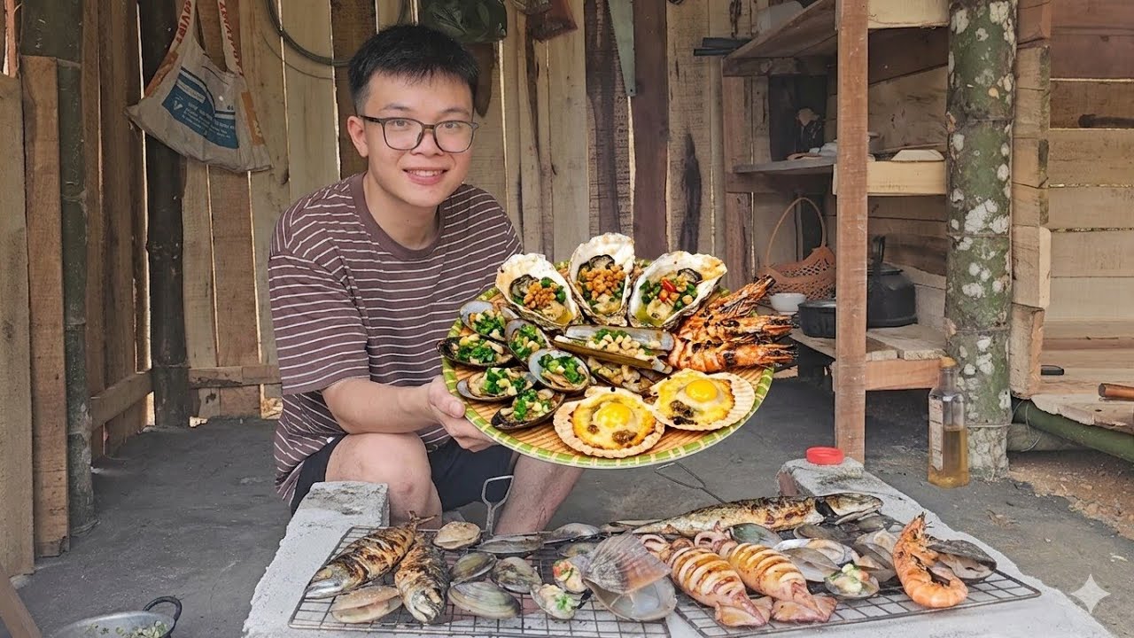 Труд вознаграждается: Кхай ловит и жарит на гриле свежие морепродукты, чтобы восстановить силы.