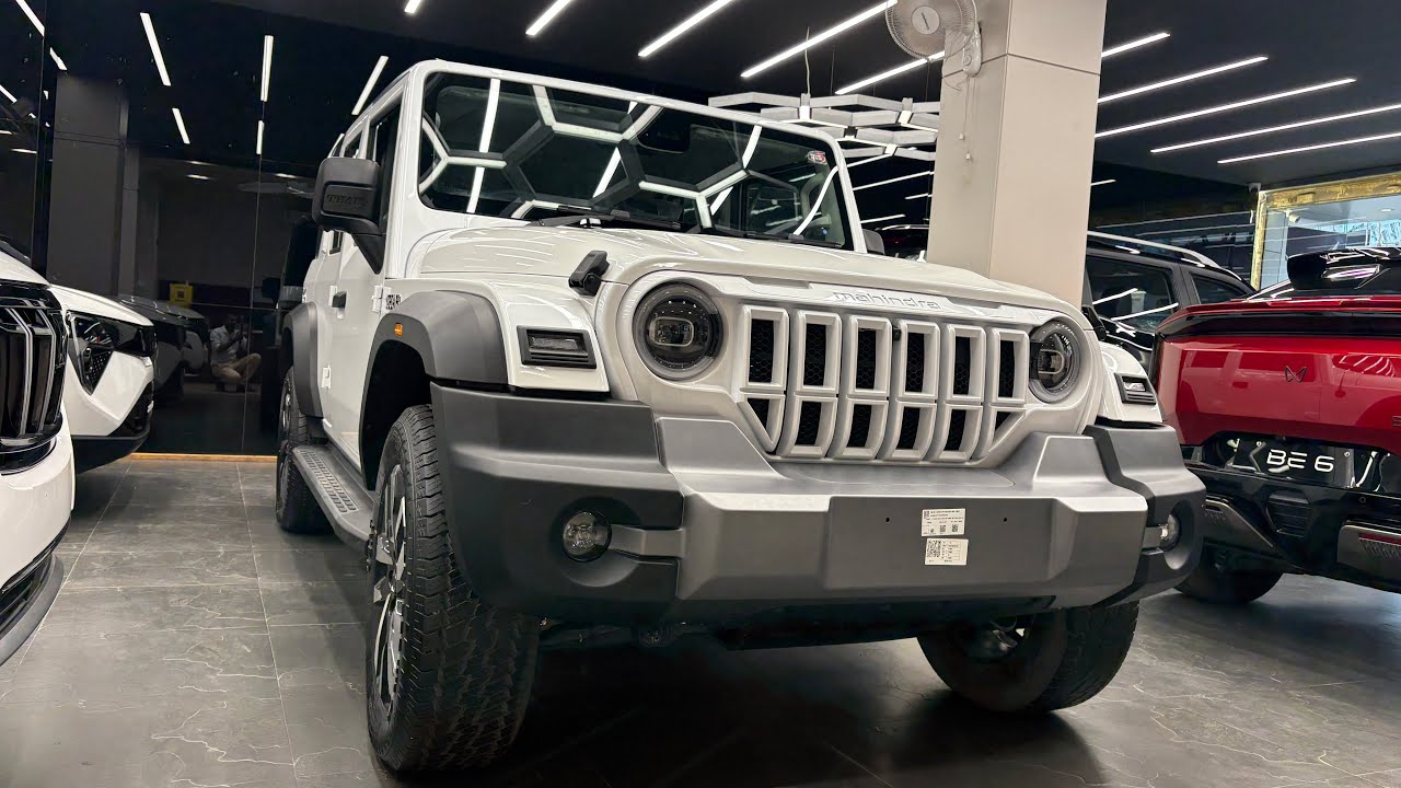 Mahindra thar Roxx 5 Door 4*4 detail review ⚡️first impression,design,mileage 