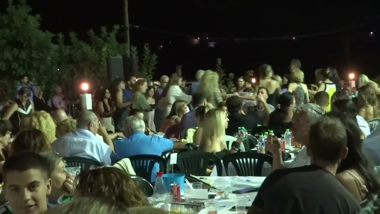Μ ΑΓΑΠΑΣ ΓΑΡΥΦΑΛΛΙΑ ΜΟΥ  τραγούδι: Νικόλας Δαλιάνης ΣΥΓΚΡ ΔΑΛΙΑΝΗ ΠΕΡΑ ΜΕΛΑΝΑ ΑΡΚΑΔΙΑΣ