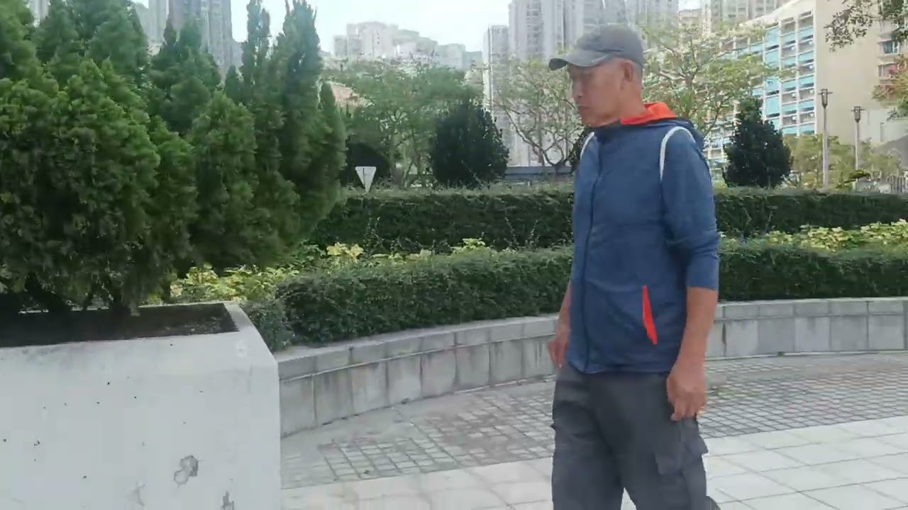 Udara sejuk pagi sambil olahraga jalan
