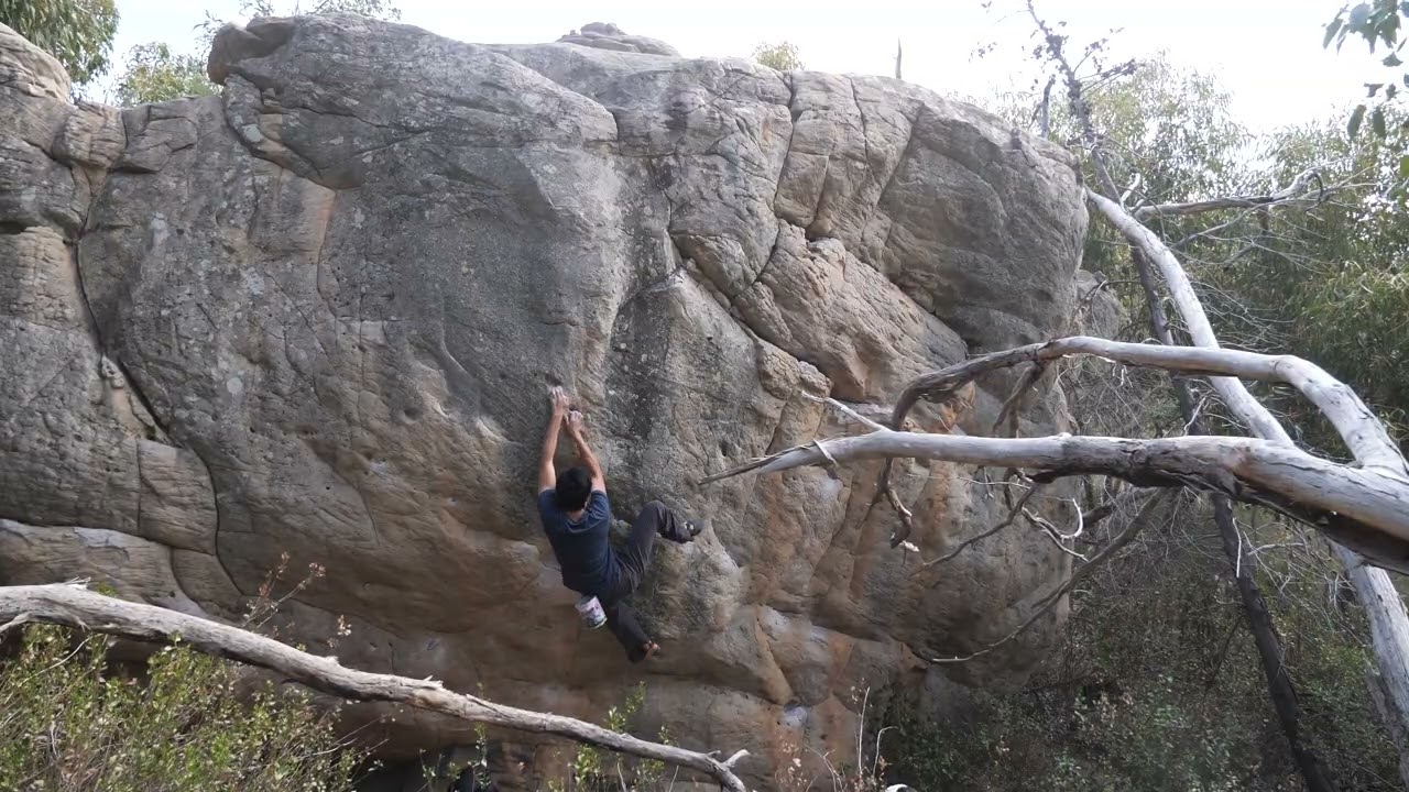 V6   Surrender Monkey || Lower Clicke || Grampians Bouldering