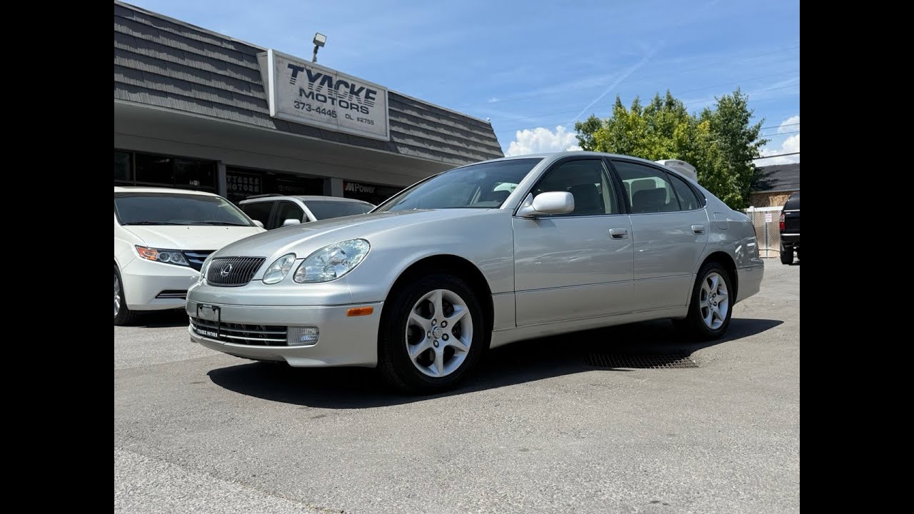 Lexus GS300 2004 года выпуска в автосалоне Tyacke Motors: обзор автомобиля.