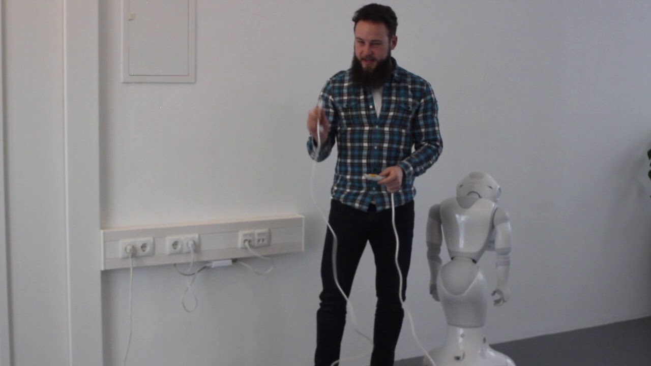 How to charge Pepper