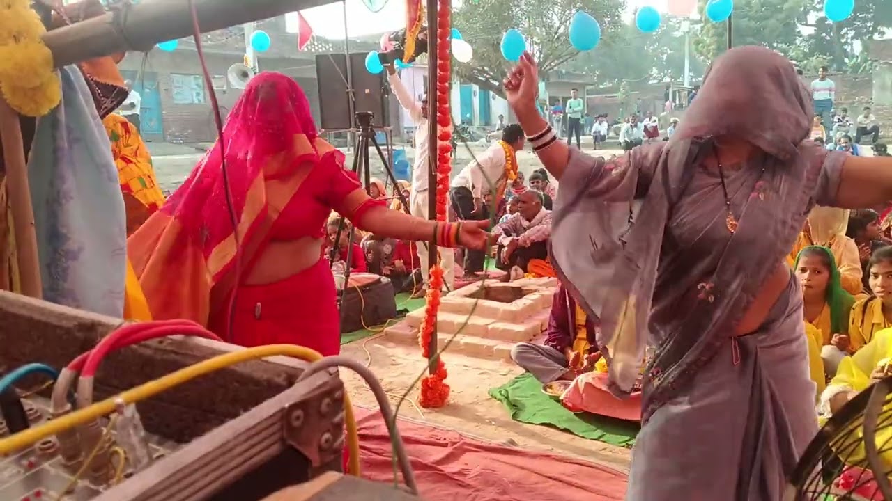 दिल्ली वाली भाभी ने कियागजब डांस दोनों भाभी में हुआ गजब का डांस माधव स्टूडियो कासगंज ❤️❤️❤️