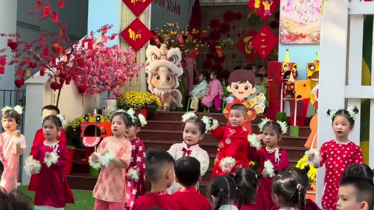 Văn nghệ cuối năm các bé lớp chồi