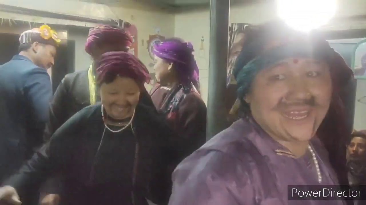 ladies||enjoying||dance||lahaulspiti