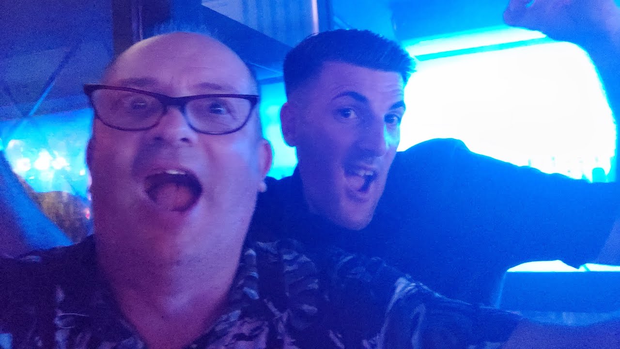 Benidorm Insomnia Club live at 2am