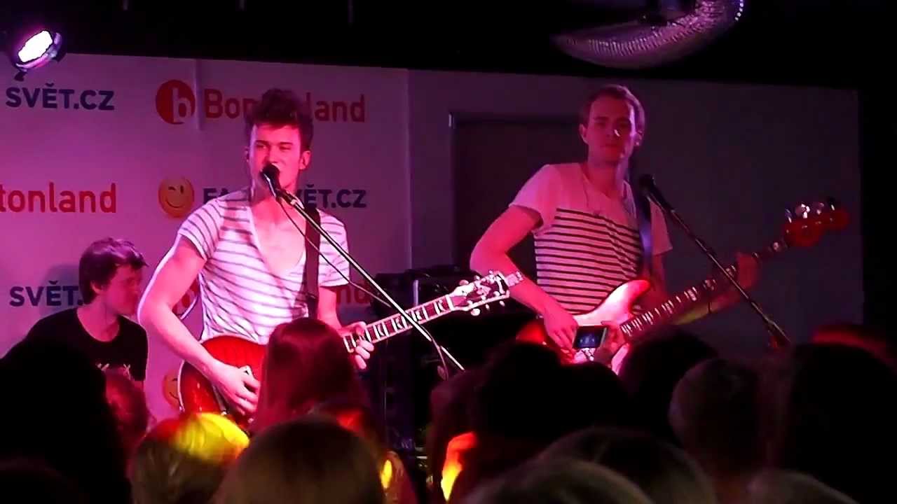 Charlie Straight - Upside Down (Live @ Bontonland, Praha 14.3.2012)