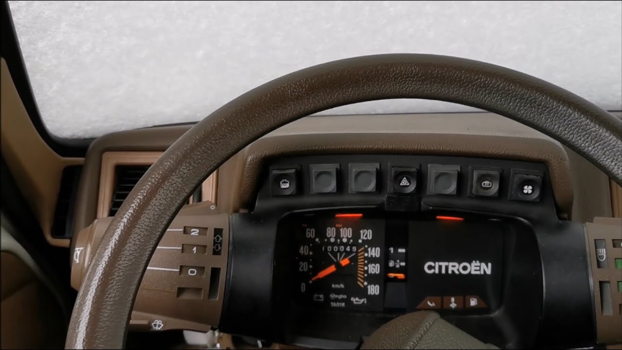 Snowy Citroën Axel cold start