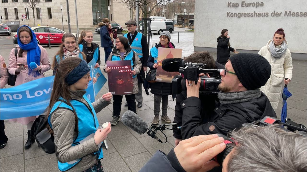 Maria 1.0 in Frankfurt bei der 5. Synodalversammlung
