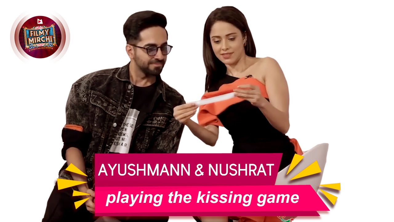The kissing game with Ayushmann & Nushrat | Dreamgirl | Mirchi Rochie