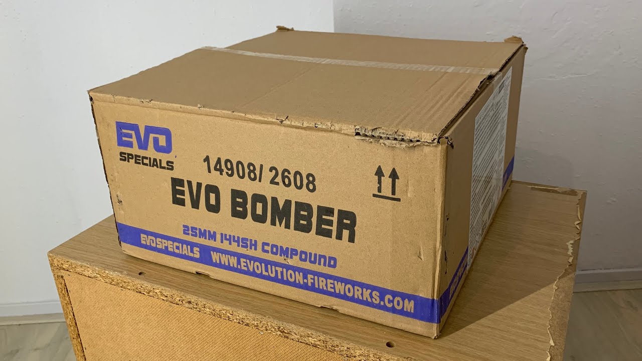 Evo Bomber : Evolution Fireworks : 144 Shots : 25 mm : Compound : Straatfilm