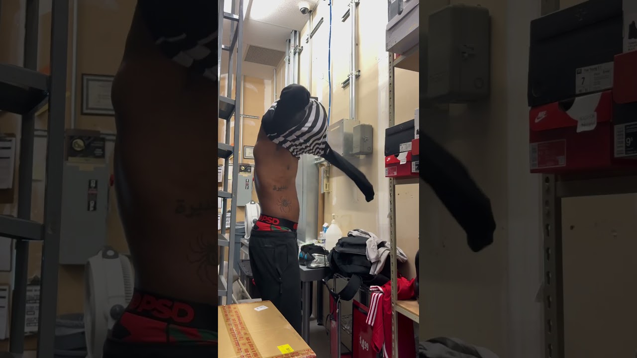 FootLocker Work Routine #sneakers #footlocker #sneakerhead #shoestore #grwm #sportsstore #viral #fyp