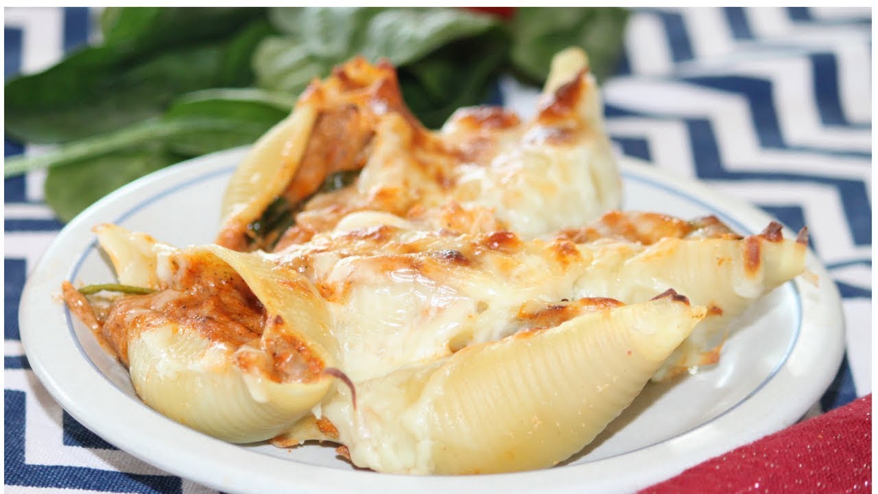 Caracoles rellenos con Atún en Salsa de Tomate